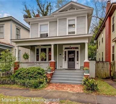 Main picture of 415 E 40th St