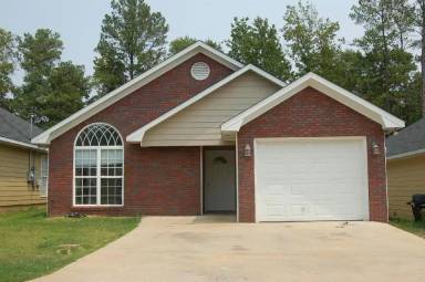 Main picture of 716 Pine Hill Ct