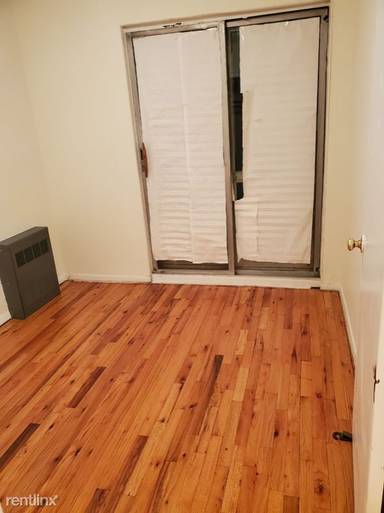 Main picture of 2165 E 16th St