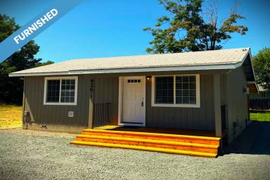 Main picture of 926 1/2 SW Greenwood Ave