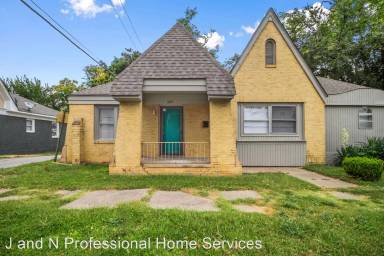 Main picture of 1208 N Barnes Ave