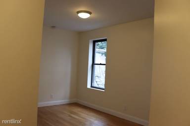 Main picture of 201 W 11th St