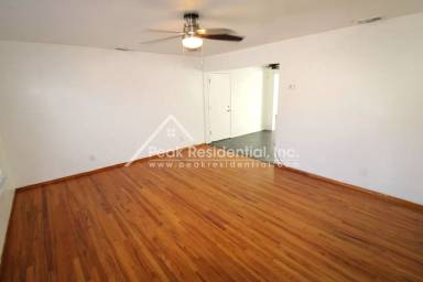Main picture of 7116 Oakberry Way