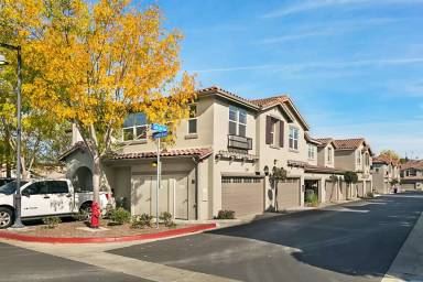 Main picture of 227 Calle del Sol