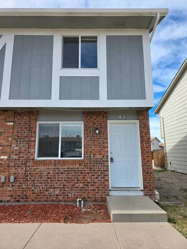 Main picture of 39 Castle Royal Dr