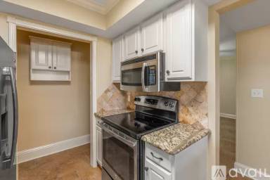 Main picture of 10001 Stratmore Cir