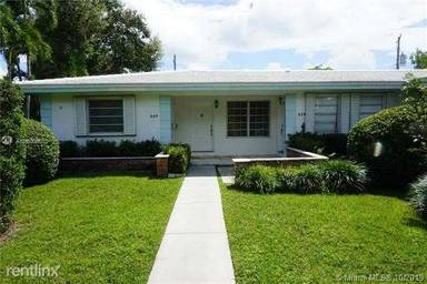 Main picture of 900 Benevento Ave