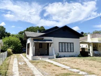 Main picture of 2712 Avenue J NW