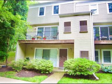 Main picture of 17405 Pipers Way