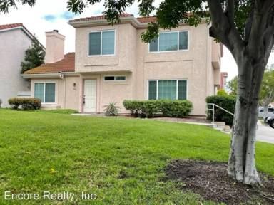 Main picture of 1067 Hayuco Plz