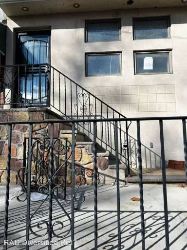 Main picture of 7061 Reedland St