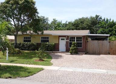 Main picture of 6561 Hayes St
