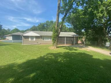 Main picture of 5400 Sycamore Ave