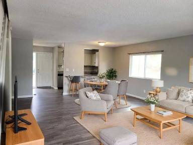Main picture of 223 N Race St
