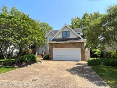 Main picture of 421 Croatan Hills Dr