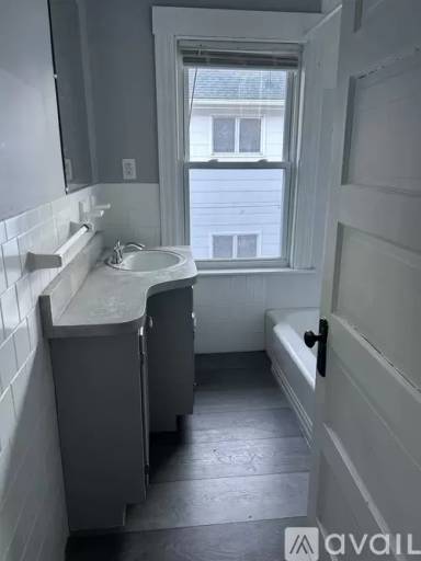 Main picture of 110 Putnam St