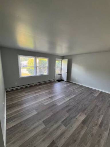 Main picture of 203 W Fifth St