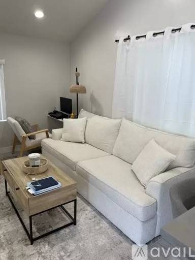 Main picture of 23742 Kittridge St