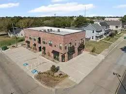 Main picture of 201 E 5th St
