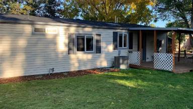 Main picture of 215 E 48th St