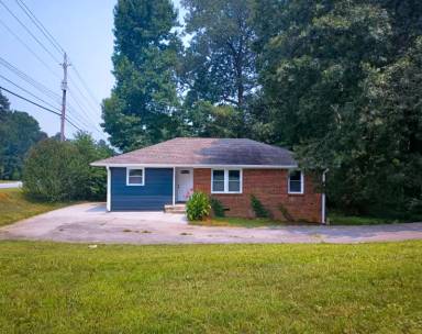 Main picture of 2409 Arkose Dr SW