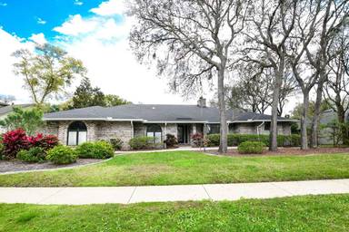 Main picture of 210 Shady Oaks Cir