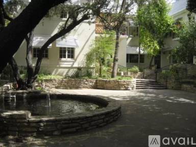 Main picture of 7285 Franklin Ave