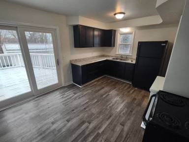 Main picture of 15812 Friend Ave