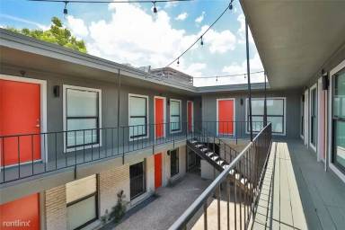 Main picture of 5504 La Branch St