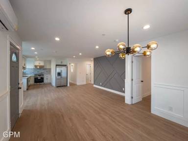 Main picture of 92 S Vinedo Ave