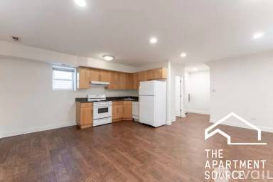 Main picture of 2438 N Ashland Ave