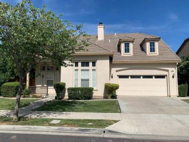 Main picture of 92 Heritage Way
