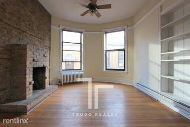 Main picture of 1220 N Dearborn St