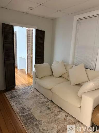 Main picture of 166 W Elm Ave