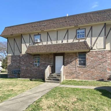 Main picture of 405 S Maple St