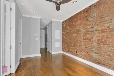Main picture of 203 E 13th St