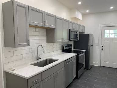 Main picture of 721 Washington St