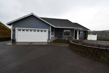 Main picture of 880 N Summerwood St