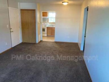 Main picture of 1112 W Main St