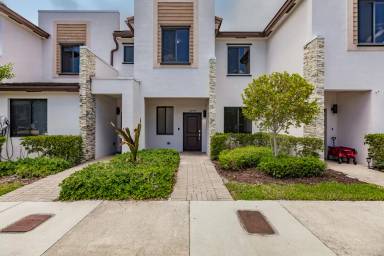Main picture of 20742 NE 5th Ct