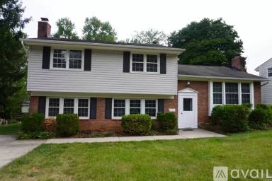 Main picture of 239 E Timonium Rd