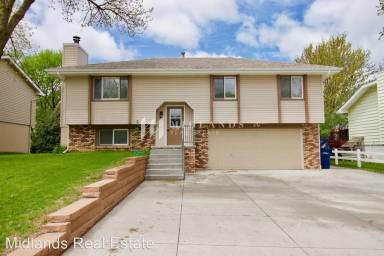 Main picture of 908 Evergreen Ave