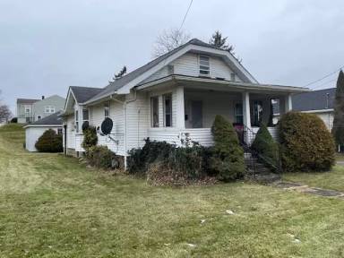 Main picture of 140 S 10th St
