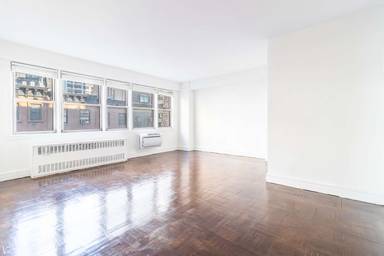 Main picture of 150 East 37th St