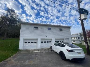 Main picture of 272 River Rd