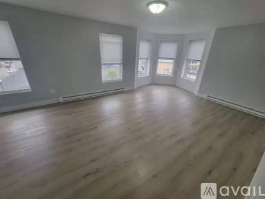 Main picture of 600 King St