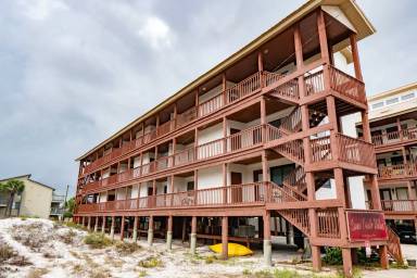 Main picture of 4114 Holiday Dr