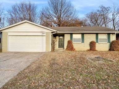 Main picture of 1657 S Sycamore Ave