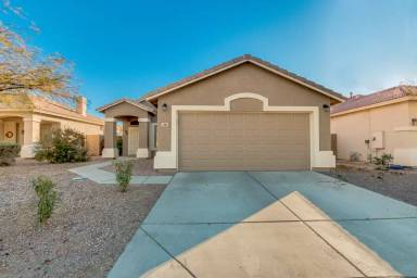 Main picture of 1561 S 171st Ln