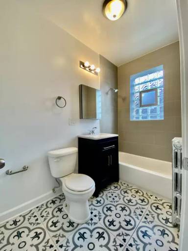 Main picture of 1628 W Lunt Ave